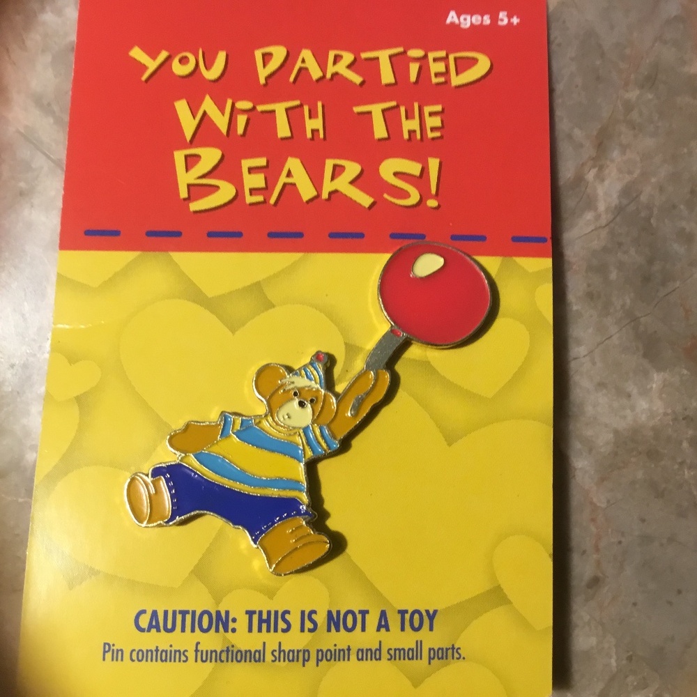 Built A Bear Lapel Pin 2007 Year of Friendship